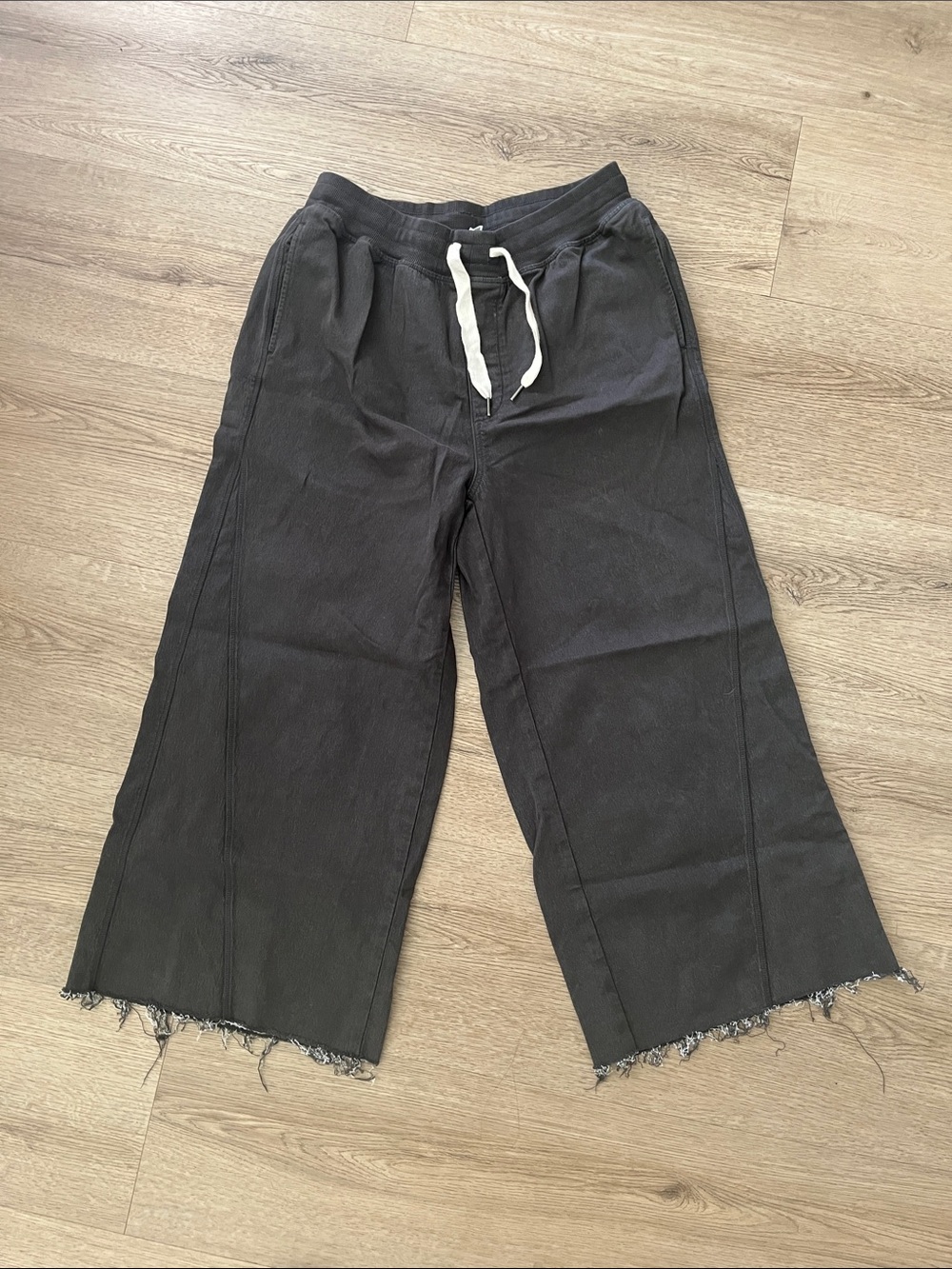 aerie Black Wide-Leg Drawstring Pants with Frayed Hem